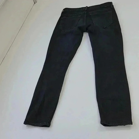 MOTHER The Looker in A Model Spy - Picture 11 of 13